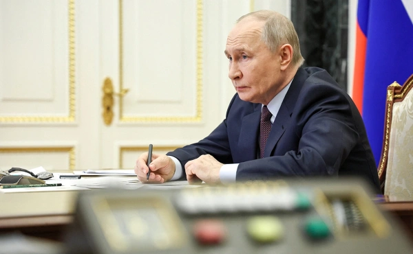 Путин подписал закон об ограничении ИИ в предвыборной агитации